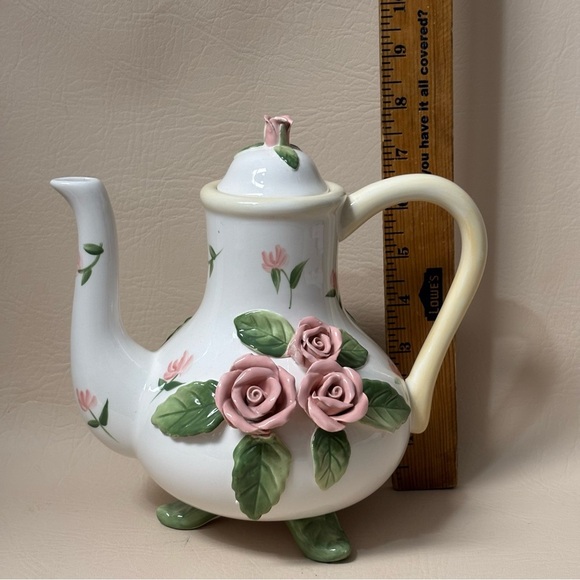 Vintage Home Interiors
Victorian Rose Garden Hand
Painted Teapot - Picture 5 of 6